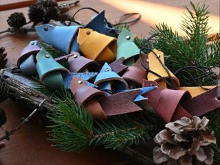 Ptáčci a stromečky z odřezků kůže. #diy #xmasdiy#xmas #christmas